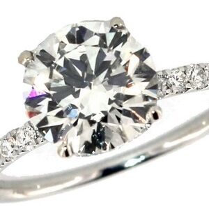 Elegant Silver Diamond Ring 2.81 karat lab grown